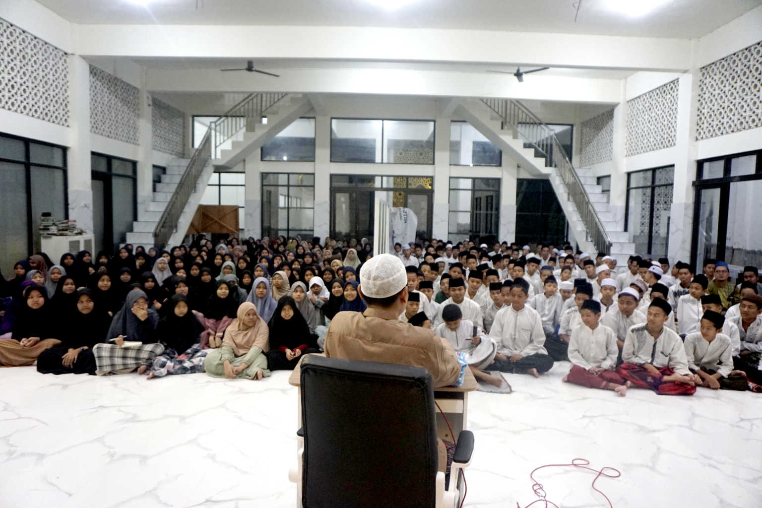 PESANTREN-MODERN-MR-BOB-PENGAJIAN-copy-2-1536x1024
